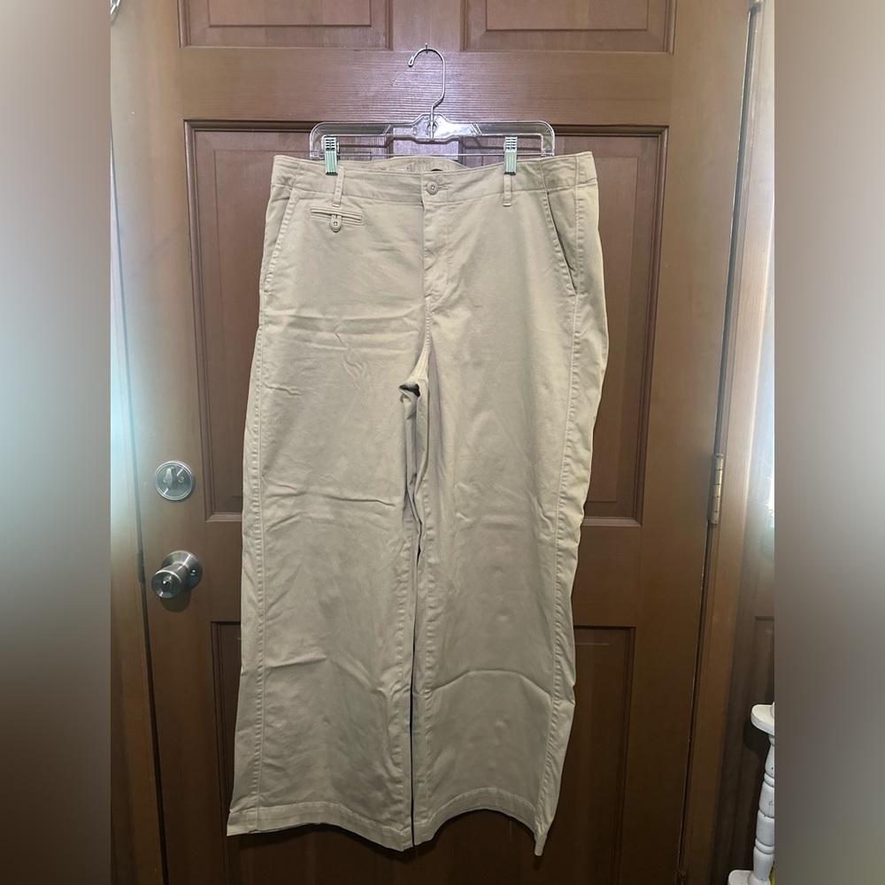 American Eagle Women’s Tan Pants
